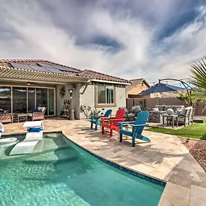 Stunning Vacation With Private Pool! Holiday home Goodyear
